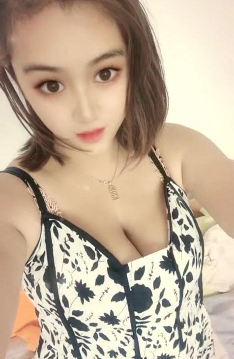 胸大屁股的熟女少妇