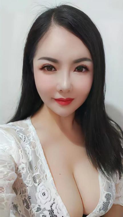 大波美妇王丽