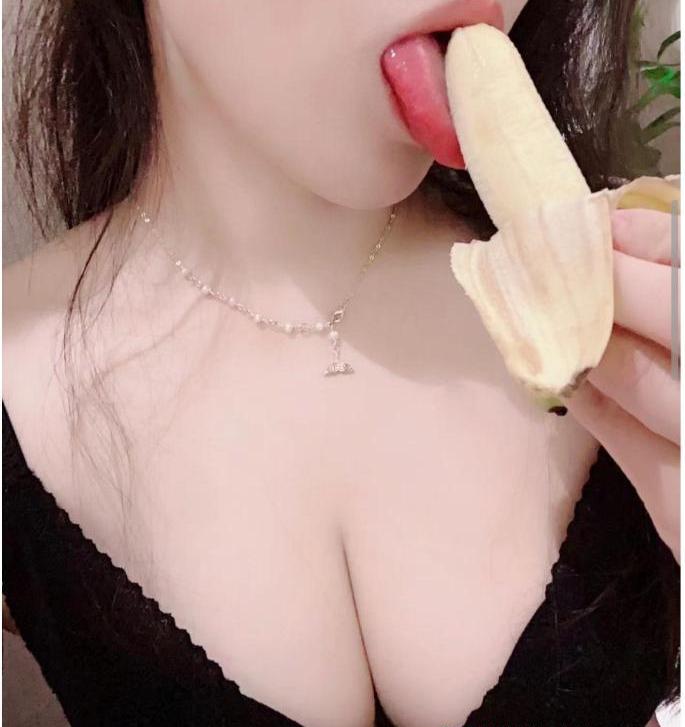 大胸颜值妹